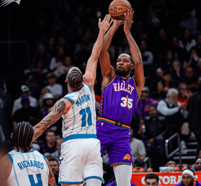 黄蜂轻取波兰男篮,福克斯爆发神勇 黄蜂轻取波兰男篮,福克斯爆发神勇