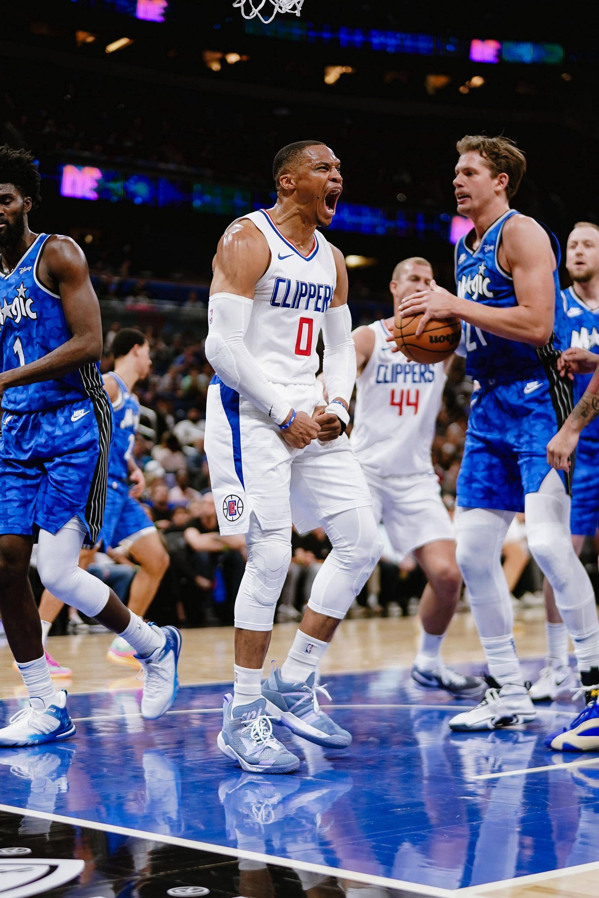 包含快船队连胜不断,乔治与莱昂纳德配合出色的词条 包含快船队连胜不断,乔治与莱昂纳德配合出色的词条