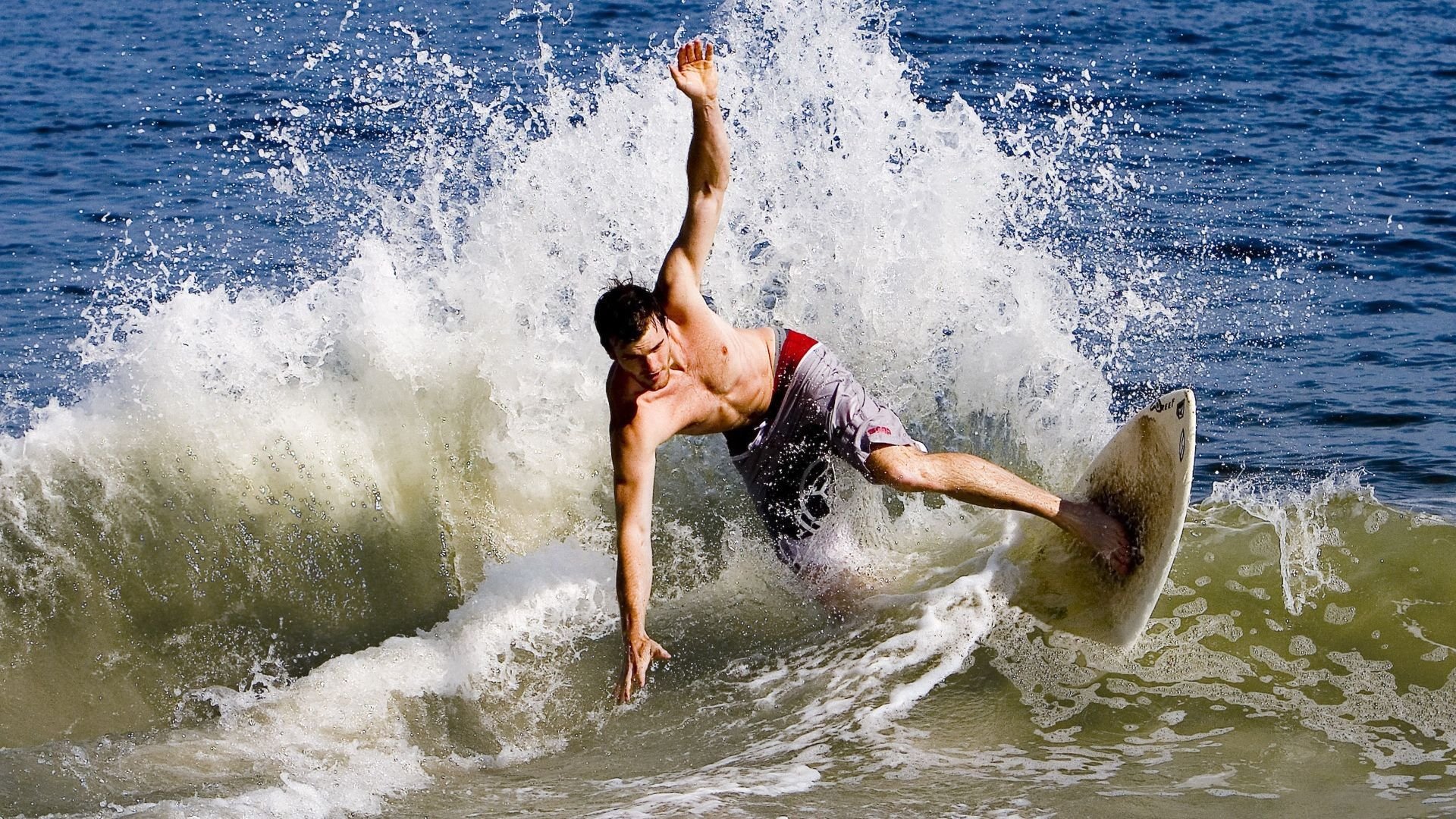 跨越时空的荣耀，当广东铁骑打穿国王，米切尔在德甲之巅接管比赛