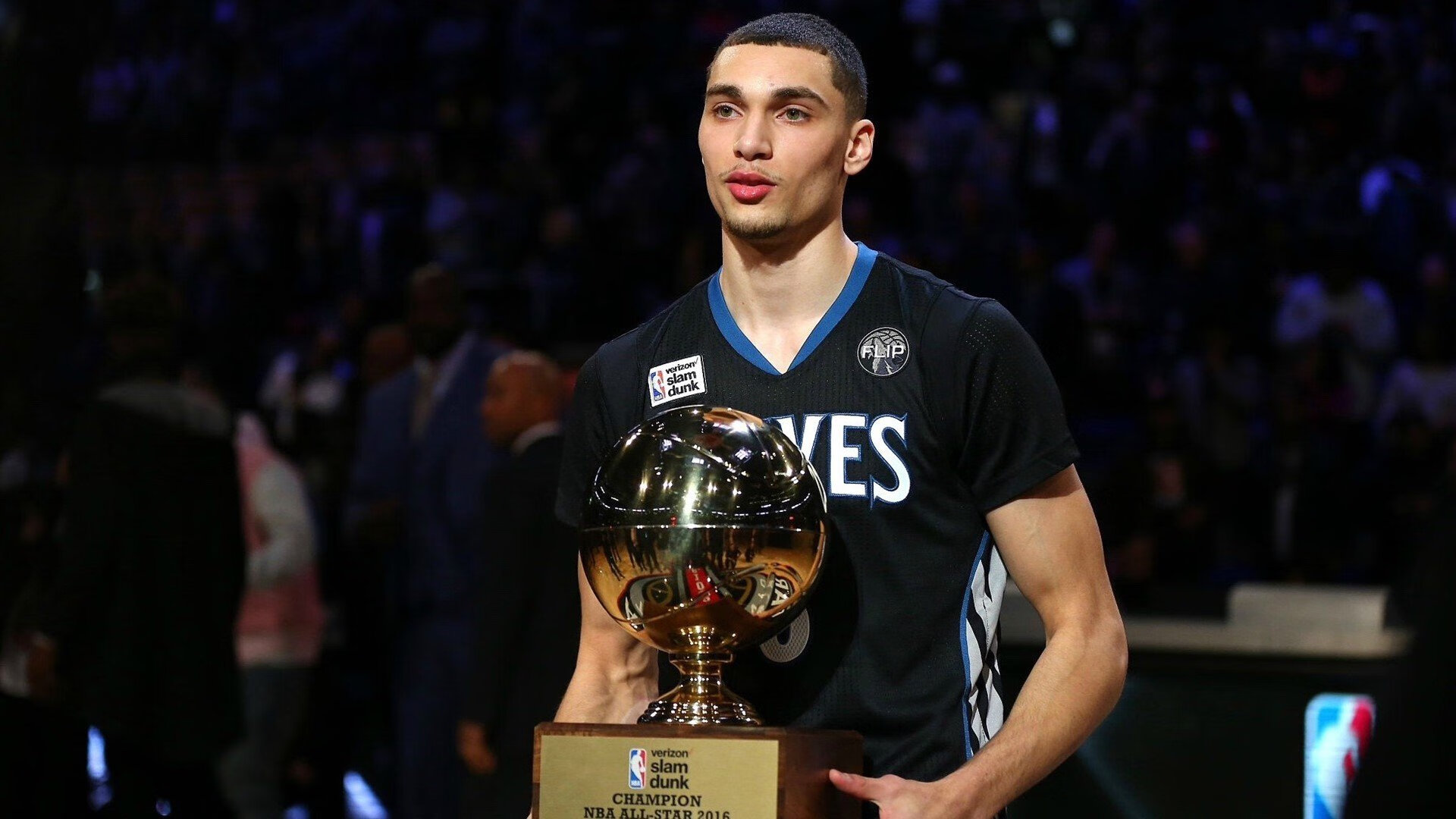 维尼修斯一剑封喉，莱比锡红牛战术压制奥地利，欧冠赛场见证新王崛起