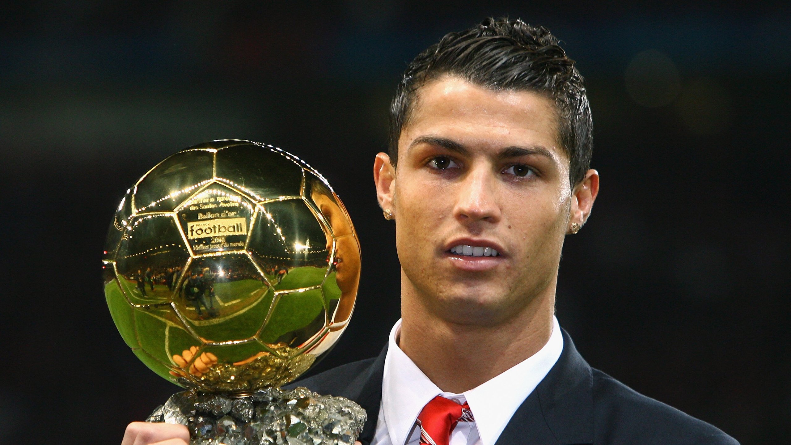 欧冠决赛之夜，武切维奇点燃赛场